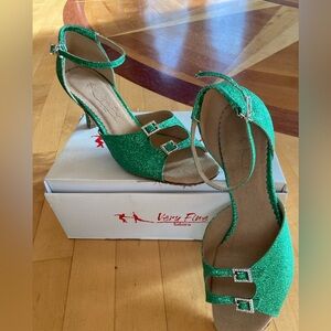 NWT Very Fine Dance Shoes 2.5” inch heel size 8 1/2